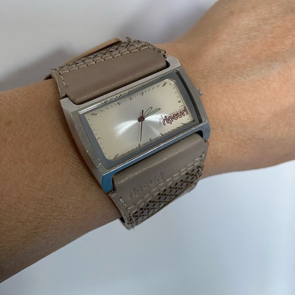 Ripcurl women’s watch - Picture 2 of 6